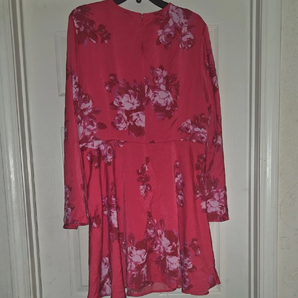 Floral Red Long-Sleeve Dress‎